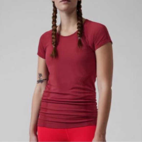 Athleta Tops - Athleta NWT Women's Speedlight Tee Size Small Color Decadent Red